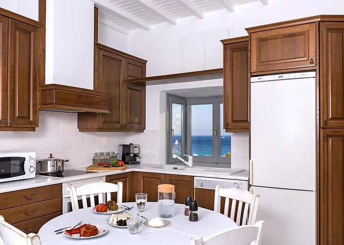 Bay Bees Sea View & Homes Aparthotel