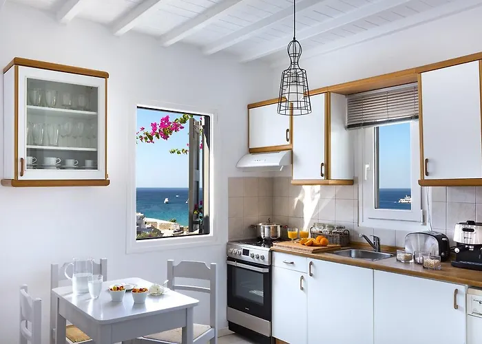 Aparthotel Bay Bees Sea View & Homes 3*