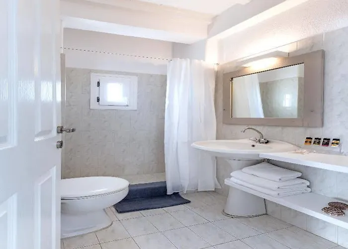 Aparthotel Bay Bees Sea View & Homes 3*